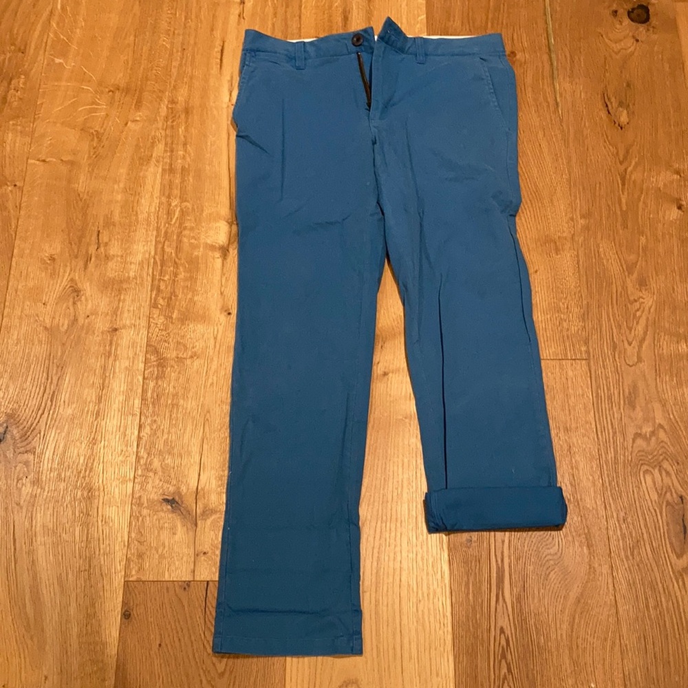 Men’s chino pant. Size 32